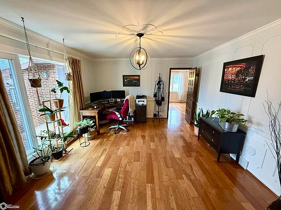 3rd image of 1816 N Main St