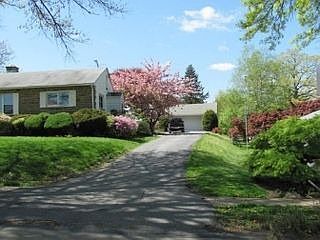 2nd image of 712 Mason Ave
