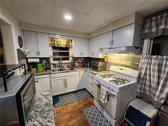 5th image of 1513 Abraham St