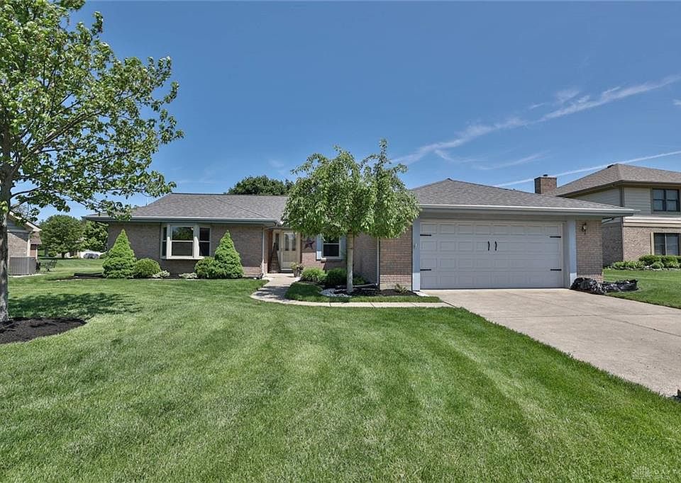 1st image of 235 Fairlawn Ct