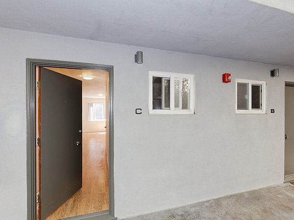 2nd image of 370 Staten Ave