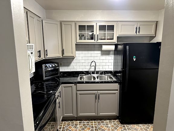 5th image of 2317 N Neva Ave APT 305A
