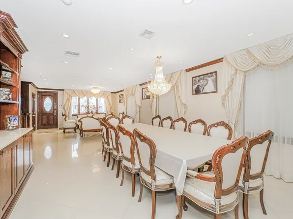 1764 East 17th Street image 2 of 45