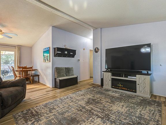 5th image of 709 Huehl Cir