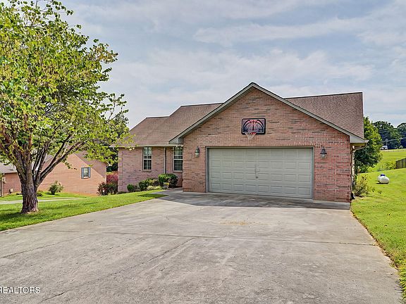 3rd image of 110 Gallahad Ct