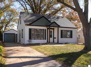 2723 S 41st St, Omaha, NE 68105