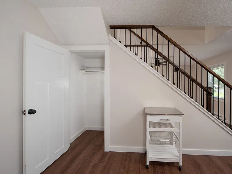 6-14 Kirby Rd — Photo 4