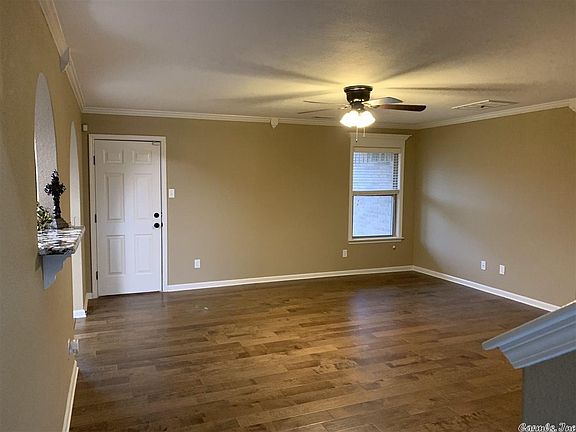 3rd image of 20 Darlington Dr
