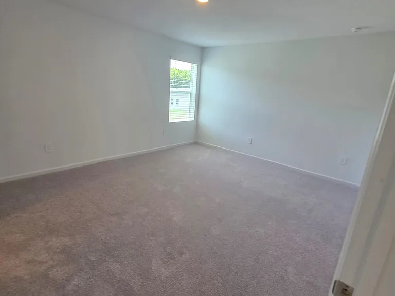 3170 NE 36th Ave — Photo 11
