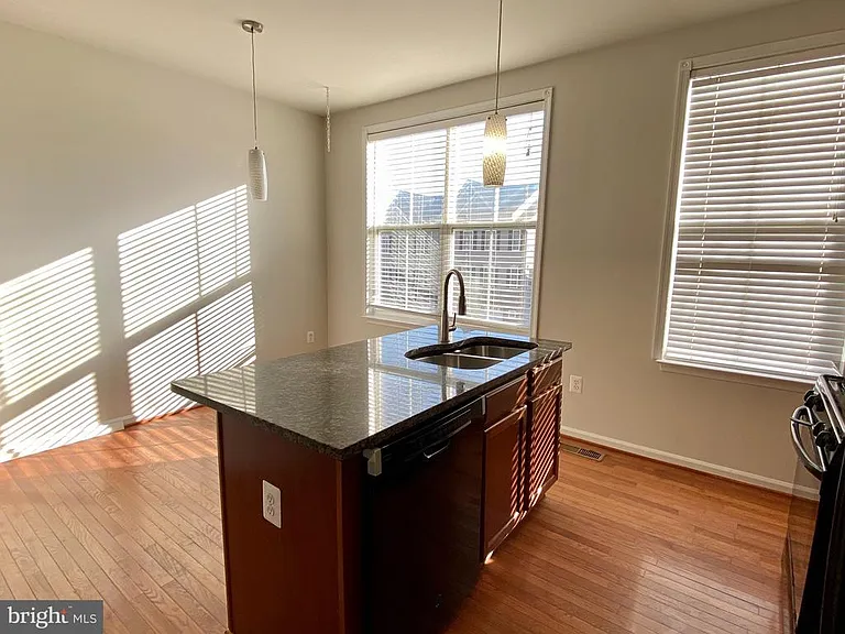 2849 Chinkapin Oak Ln — Photo 4