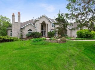 539 Ridgemoor Dr, Willowbrook, IL 60527