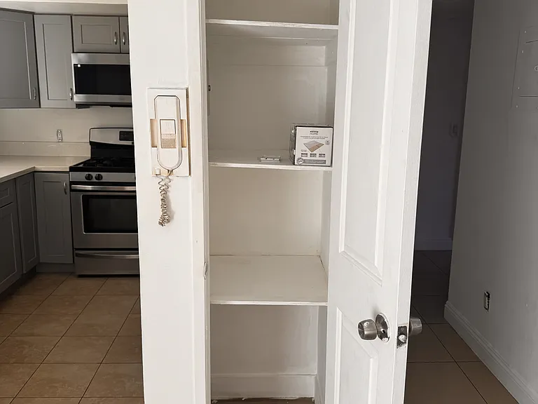 415 W Lexington Dr #2 — Photo 19