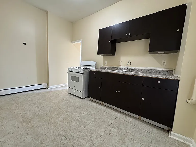 467 Wethersfield Ave #1 — Photo 4