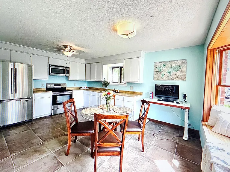320 Lake Forest Cir — Photo 16