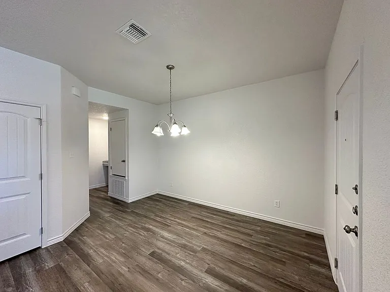 121 Dolphin Dr — Photo 10