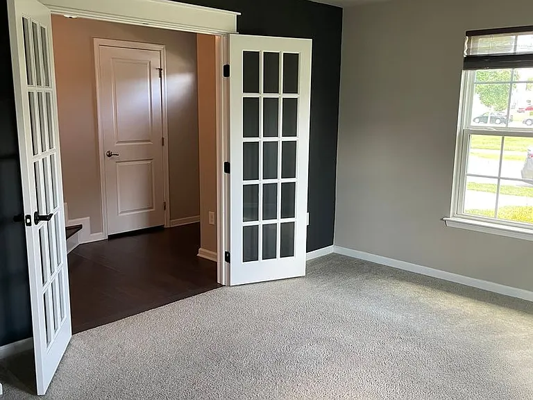 331 S Parkway Dr — Photo 10