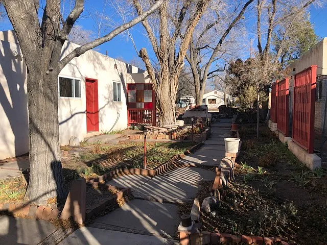 Spectacular 1 Bedroom Casita Near UNM - in Gorgeous, Private Compound — Photo 9
