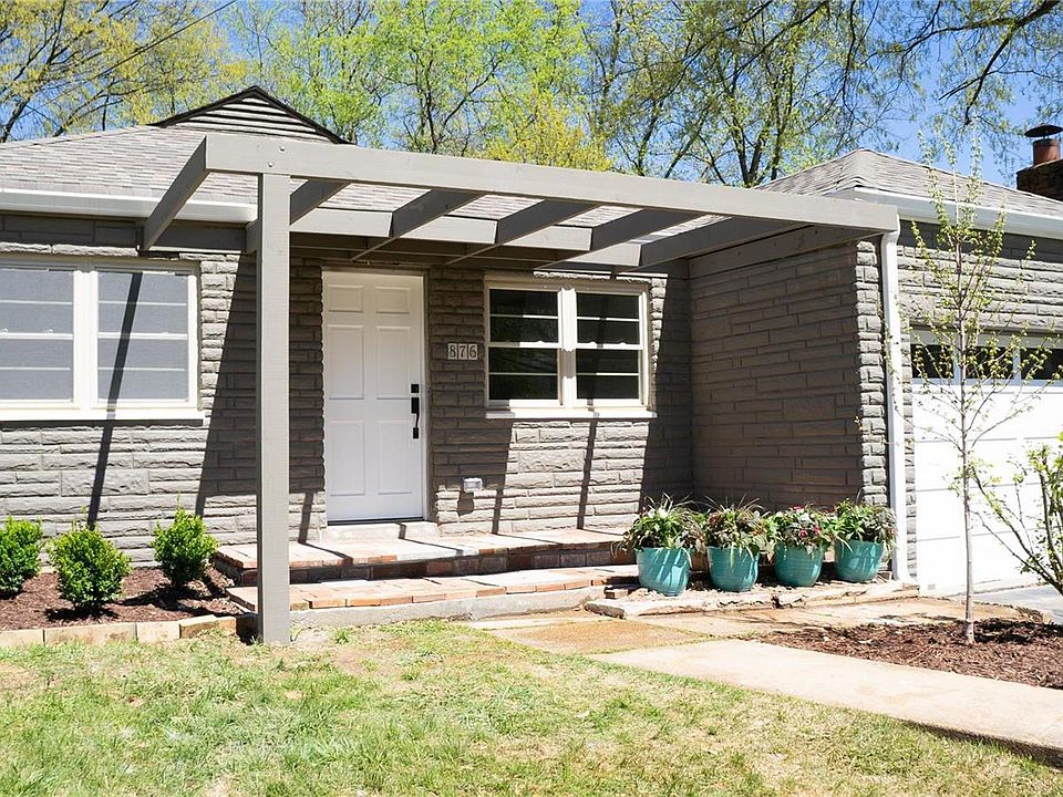 1st image of 876 Diversey Dr