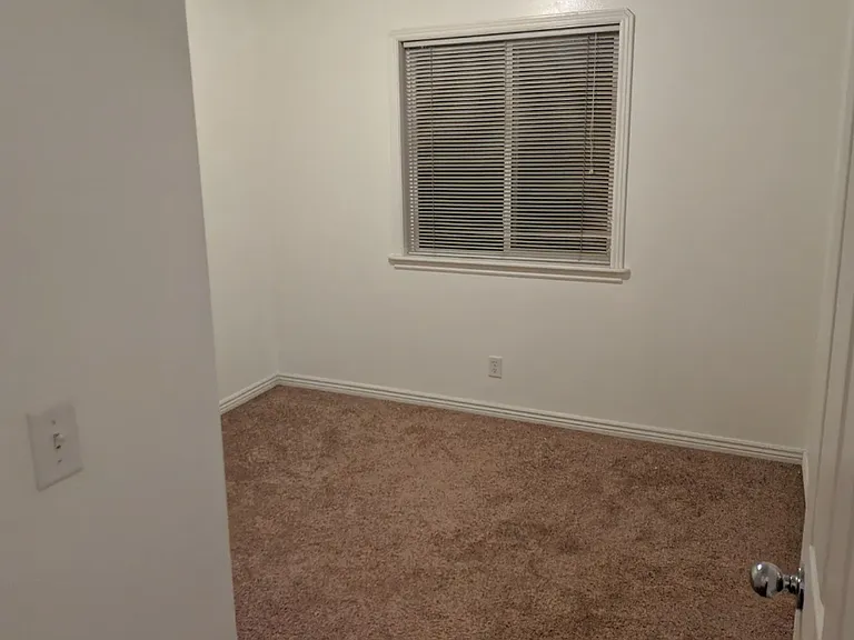 215 W Center St #11 — Photo 15