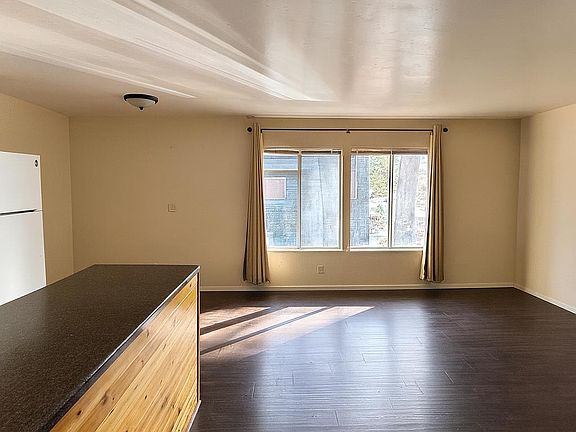 3rd image of 1177 Ski Run Blvd