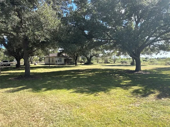 12527 Dannhaus Rd, Needville, TX 77461