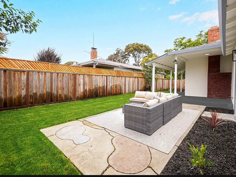 7 Newhall St — Photo 32