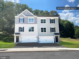 18001 Dave Anne Cir, Stewartstown, PA 17363