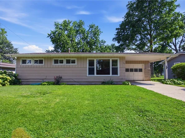 905 Holiday Dr, Effingham, IL 62401