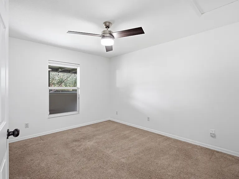 10924 SW 48th Ter — Photo 18