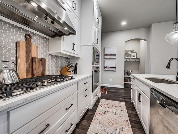 3rd image of 2633 Preakness Pl