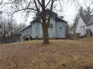 9016 Old Bonhomme Rd, Saint Louis, MO 63132