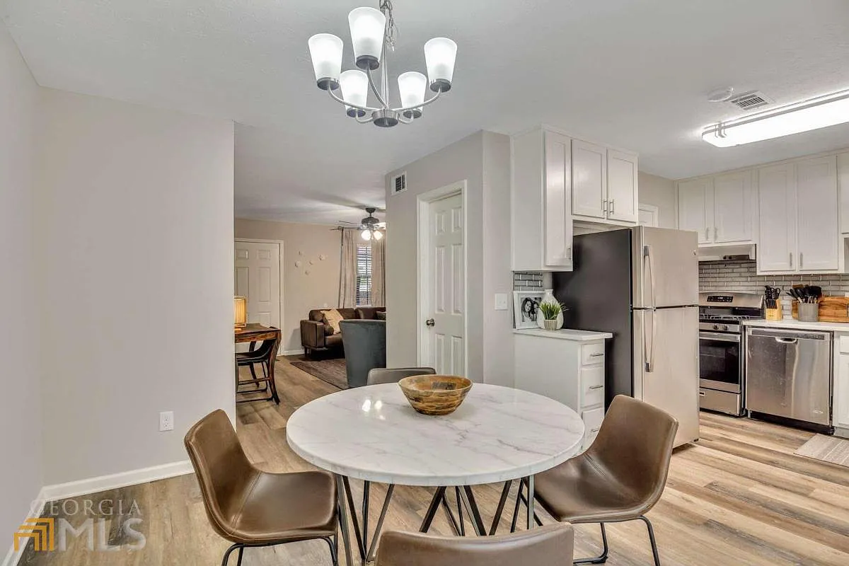 2 bed, 1.5 bath, 100 sqft, $3,100 — Photo 4