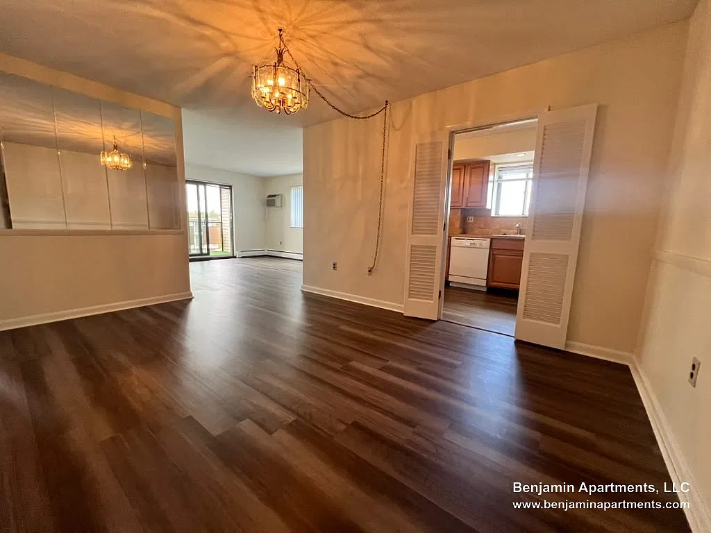 1 bed, $2,400 — Photo 1