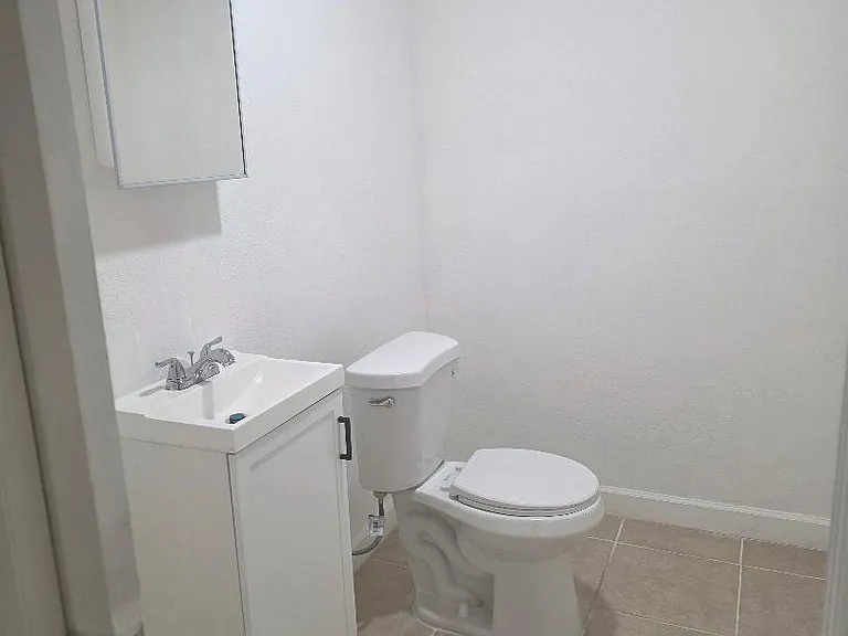3800 SW 2nd Ct #1-6 — Photo 7
