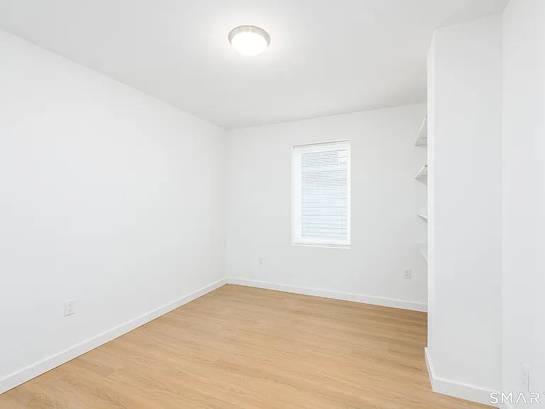 28 Townsend St — Photo 23