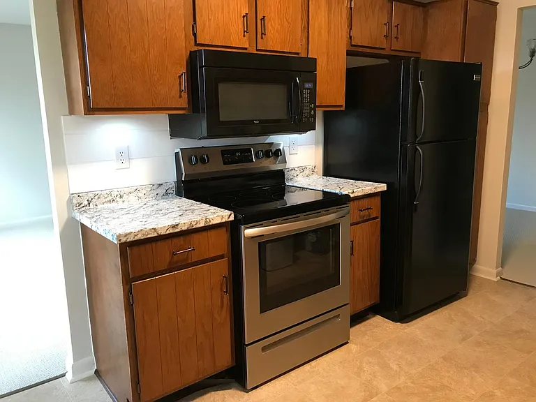 200 Chapel Ct #102 — Photo 3