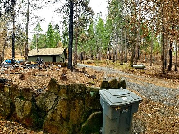 4th image of 77 Deer Springs Ln