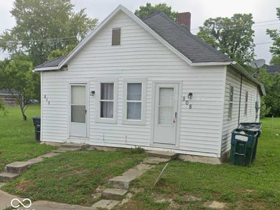 2nd image of 808-810 W 1st St