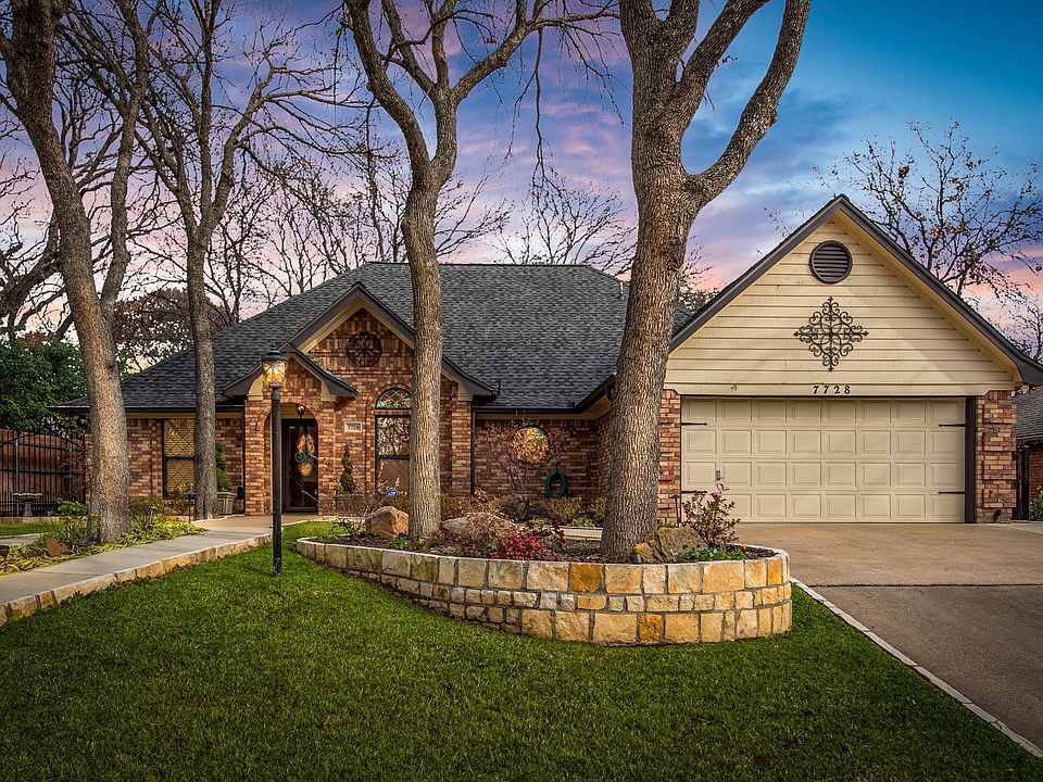7728 Amy Ln North Richland-print-001-058-AmyNorthRichlandHillsTexasTrue-4200x2805-300dpi.jpg