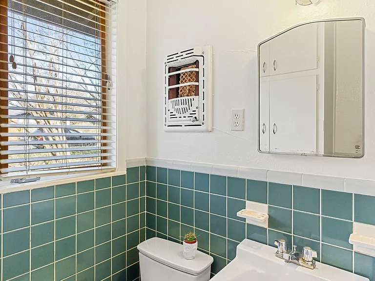 1501 Westmoor Dr — Photo 34