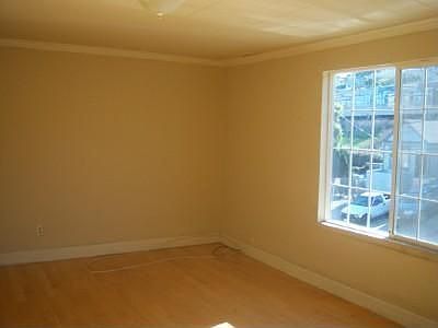 3rd image of 986 Hollister Ave