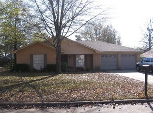 205 Quail Ln, Wake Village, TX 75501