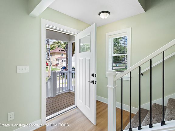 3rd image of 912 N Chestnut St