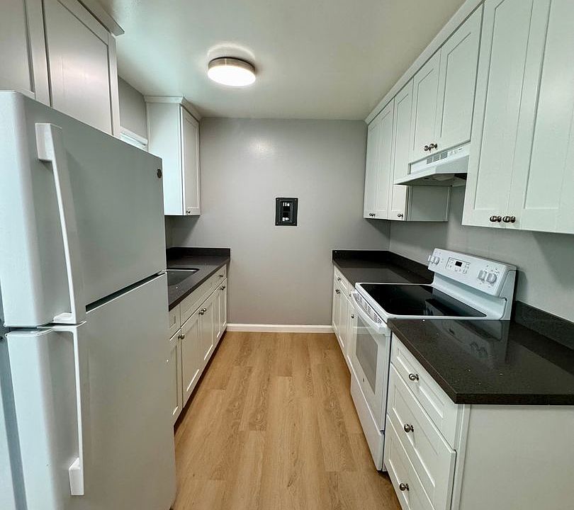 1st image of 2937 Magliocco Dr #3