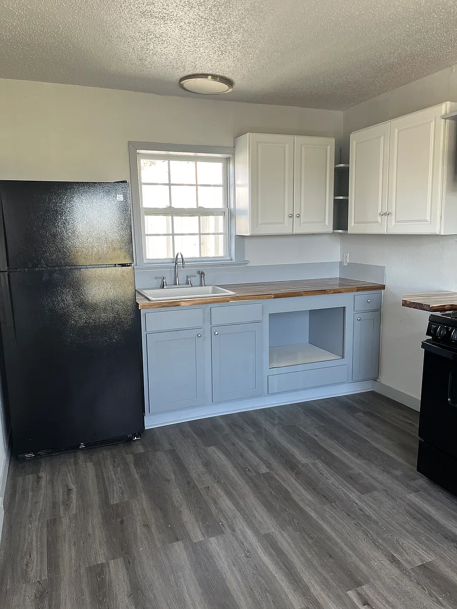 Building Photo - 9500 Santa Clara Dr