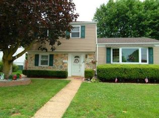 1129 Bloomdale Rd, Philadelphia, PA 19115