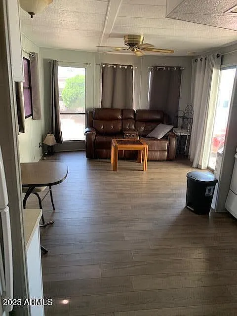 1 bed, 1.0 bath, 600 sqft, $1,050 — Photo 4