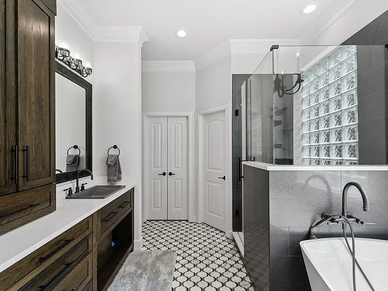 621 Somerset Dr — Photo 16