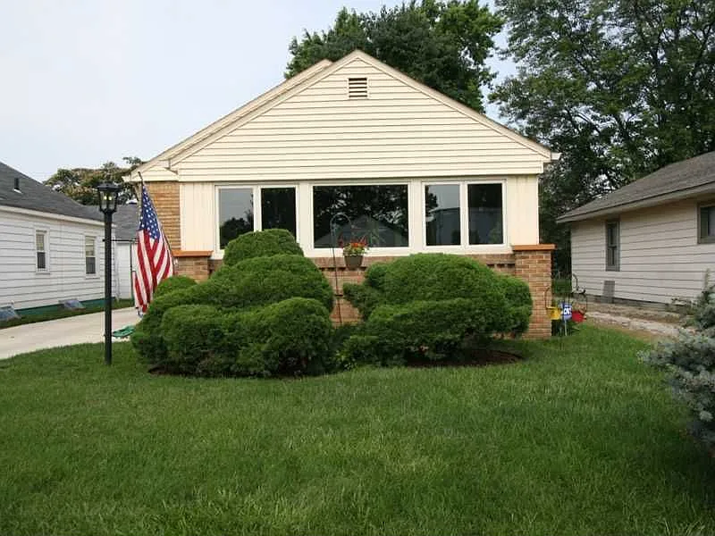 1408 Groff Ave photo 1