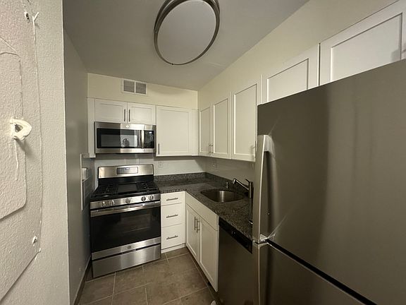 3rd image of 185-87 Freeman St #532